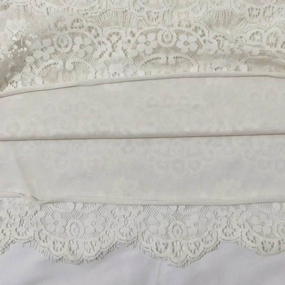 Banana Republic Lace Shell Tank, Color Creme Size M - Picture 7 of 11